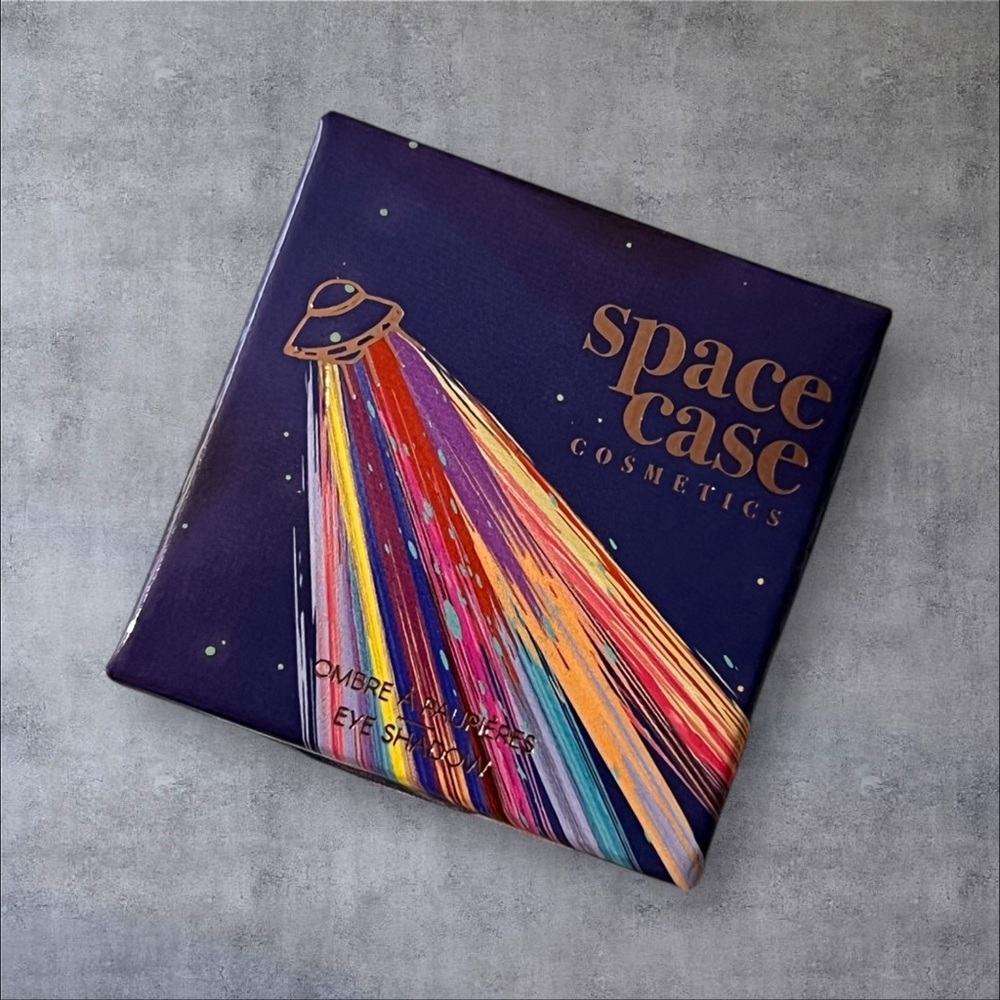 Space Case Cosmetics Eye Shadow, “Gold Base” - Picture 2 of 5